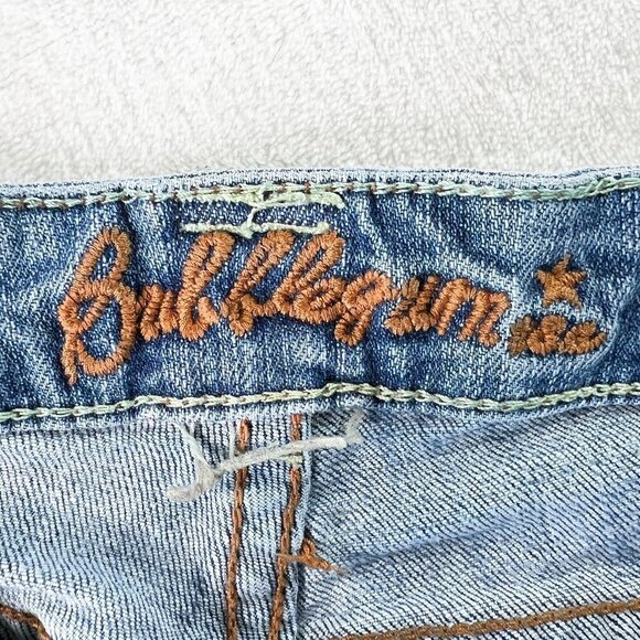 ⭐️⭐️SOLD⭐️⭐️ Bubblegum Brand Denim Capri | Medium Wash Blue | Distressed - Picture 14 of 16